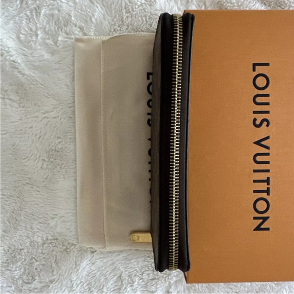 💙 Louis Vuitton Vivienne Holiday Damier Zippy Long Wallet Limited Edition 2019❄️ - Picture 6 of 15